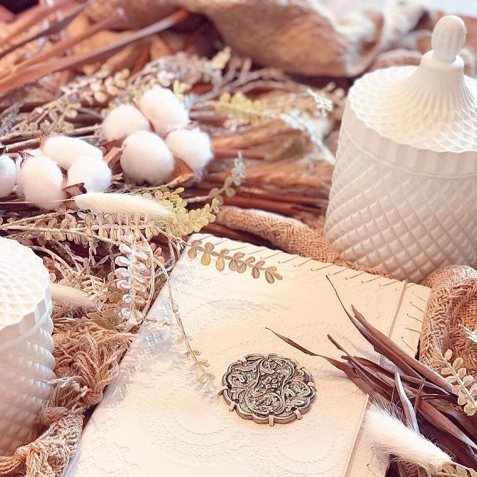 Deluxe Collection | White